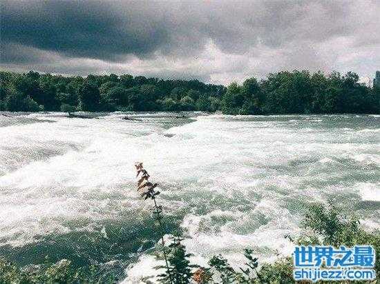 梦境中的河流，探索梦到过河的深层含义与心理解析