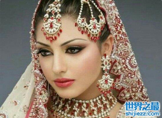 金发,碧眼,白皙的皮肤,在黑,黄,白以及各种过渡人种中是最漂亮的