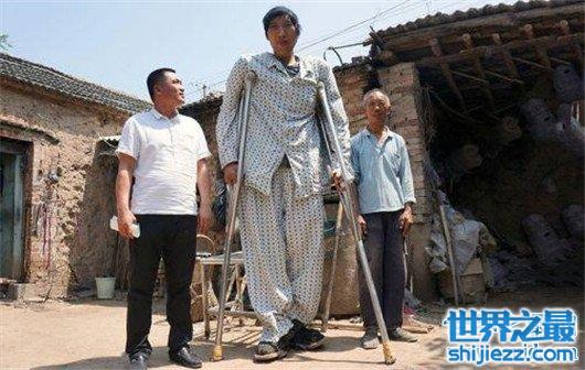 中国最高的人徐福海，高达2.43米（26岁还在长）