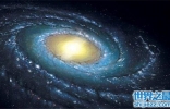 银河系中心半径超过50万公里，中间存在巨大的黑洞