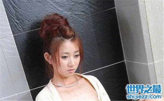 厕所门之闫凤娇