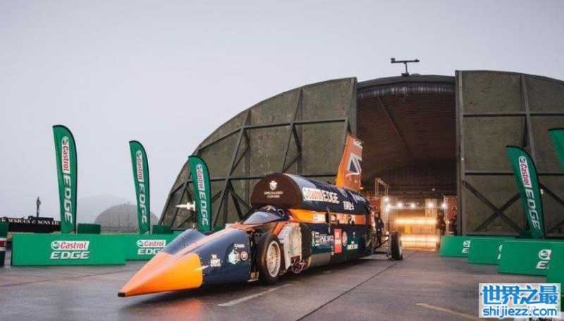 世界上速度最快的火箭车，每小时达到1600公里