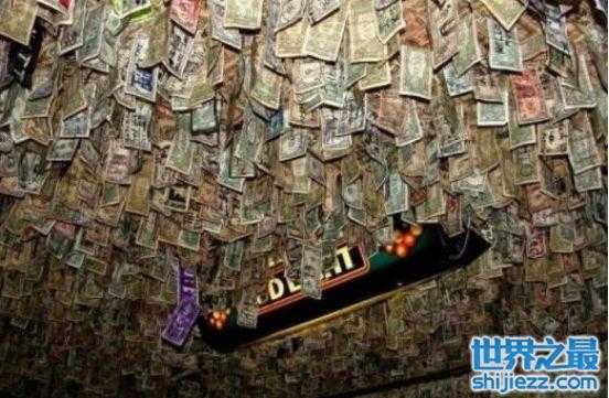 【世界上最有钱的酒吧，墙上贴满千万美金现金！ 】图4