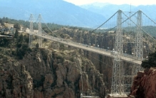 世界上最惊险的桥梁你去过几处？其中一个恰好落在山东