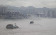 云南昆明的神奇景观 天空中出现了金光闪闪的巨大建筑 真相是什么