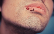 艾滋病患者一年感染200人，只是为了报复社会（感染艾滋病）