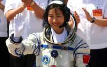 第一位非常太空的女宇航员 现在他过得怎么样了？（女性宇航员）