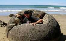 世界多地出现巨大石球 居然是从地下长出来的（神秘石球）