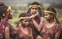 世界上最奇怪的求爱方式 居然让女性忍痛（种族习惯）