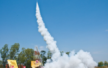 60岁老人自制火箭 就是为了看看地球（地球验证）