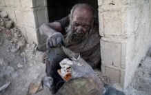 世界上最脏的男人去世 坚持60多年不洗澡（洗澡后去世）