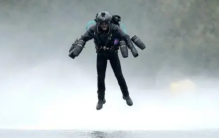 美国成功研发“飞行背包” 是否能带人飞上天？（人类飞行器）