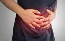 男子10分钟喝1.5升可乐 医生也没有办法（肠胃疾病）