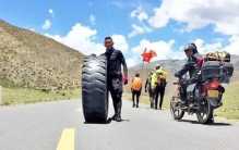 在川藏线上滚轮胎 他们的目的是什么？（特殊职业）