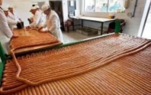 世界上最长的香肠：猪肉就用了3千公斤（全长2031米）