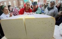 世界上最大的奶酪：重量远超26吨（使用了近百吨牛奶）