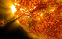 太阳爆发的喷射物飞速冲向地球 地球要升温（地球气候）