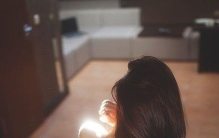 扭腰扭得好老公上床早