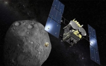 登陆小行星采集外星物质 居然发现人造物（太空取样）