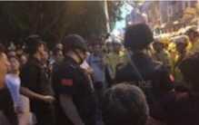 外卖员与保安群殴 居然只是为了一份外卖（社会乱象）