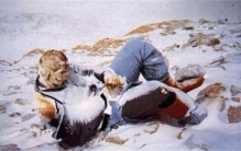 珠峰著名的遇难者绿靴子 为什么没人把他救下去？（珠峰标志）