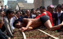 可以强暴男人的民族 这是什么习俗？（奇特卡图马族）