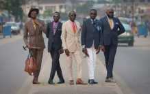 非洲贫民窟的黑人 为什么贷款也要买名牌？（非洲萨普）