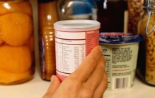 中国随手可见的食物 却被非洲人当成大餐（中国罐头）