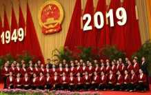 人民大会堂的服务员四年换一批 有什么讲究？（高端服务员）