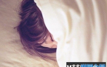 睡觉还穿什么衣服快脱掉