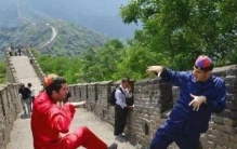 大量的老外去到越南 为啥他们不来中国？（老外来华）