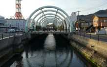 世界上最小海峡 最窄地方只有9.93米 （土渊海峡）