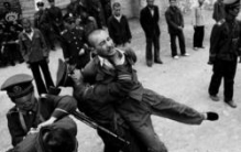 东北乔四爷超车事件，把自己超进了枪决现场