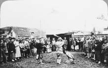 犯人被斩神情麻木 浸猪笼女子一脸绝望（晚清刑场旧照）