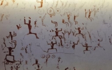 拥有上千年历史的远古雕像 惊现手提电脑（无从考究）