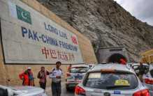 巴基斯坦对中国人的待遇 居然还有专属通道（中巴关系）