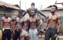 非洲的村庄痴迷健身 为啥要拼命的锻炼？（肌肉村庄）