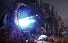 镶嵌在山中的铁管 是不是地外文明的信号塔（自然形成）