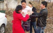 丑恶的婚闹习俗 新郎被朋友活活打死（婚闹丑闻）