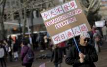 美国华人的生活 只能在接头捡垃圾（华人生活）