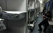 女生乘坐火车卧铺 为啥建议选上铺？（火车卧铺）