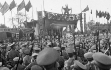 40年代旧西藏贵族的奢侈 听留声机唱片（背LV戴劳力士）