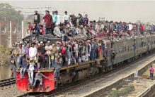 印度人最喜欢坐火车挂票 别再被骗了（印度火车）