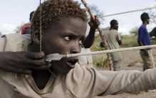 非洲的懒人部落 从不工作却喜欢抽烟喝酒（非洲懒人）