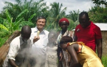 十万中国人去往非洲 为啥二十多年不回国（非洲生活）