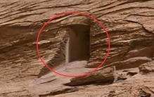 火星地下真有外星生物？NASA“好奇号”发现一道小门，看起来奇怪