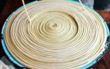 世界上最长的面条：光面粉就用了40公斤(全长三千米)