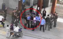 两个男子街头拿刀追砍武警 居然是因为感情纠纷（故意伤害）