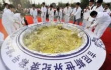 世界上最大的炒饭：足足花费15万元(炒出4吨重炒饭)