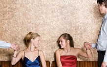 表兄弟和一对亲姐妹成为恋人 为了满足激情玩换妻（病态爱情）